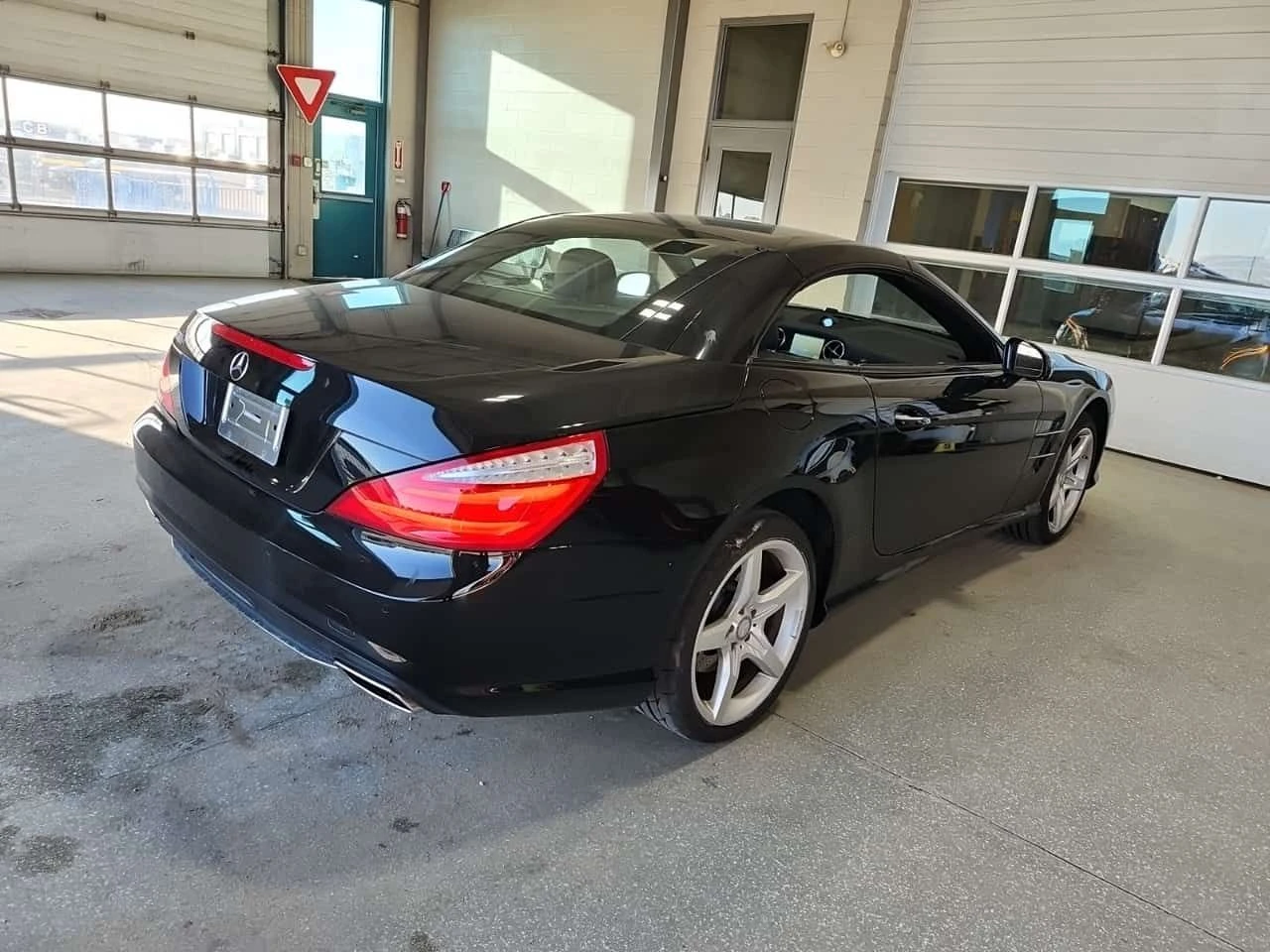 Mercedes-Benz SL 500  550 CABRIO| HARMAN/KARDON| MEMORY| ОБДУХ| CARFAX|, снимка 3 - Автомобили и джипове - 55161080