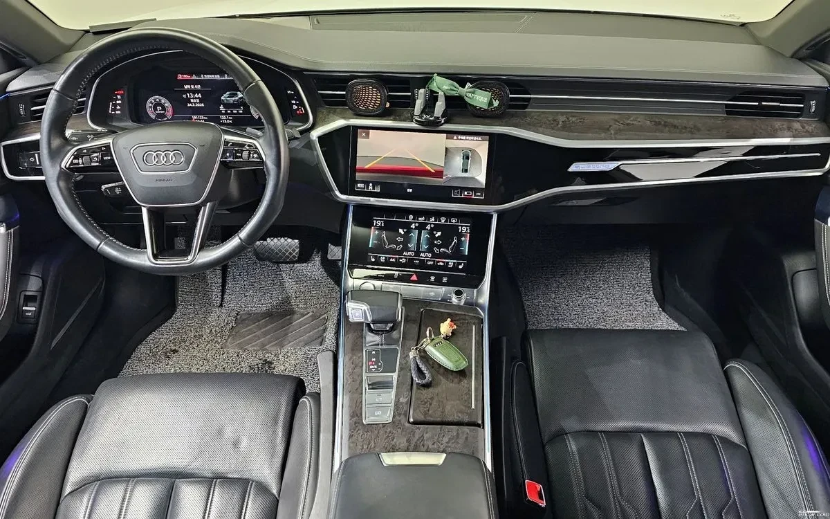Audi A7 55TFSI / MEMORY/ OBDUHVANE / PODGREV / KEYLESS, снимка 5 - Автомобили и джипове - 55382947