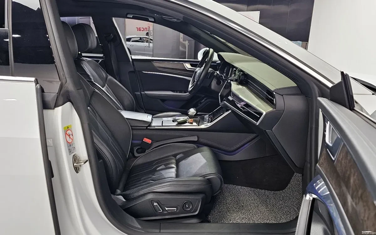 Audi A7 55TFSI / MEMORY/ OBDUHVANE / PODGREV / KEYLESS, снимка 4 - Автомобили и джипове - 55382947