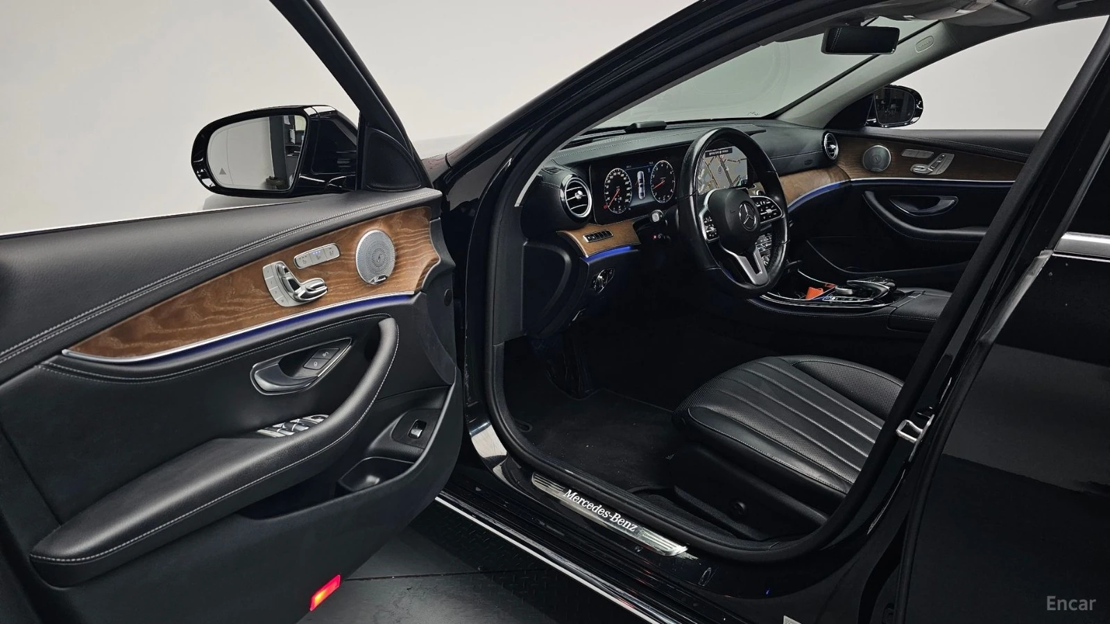 Mercedes-Benz E 300 4MATIC EXCLUSIVE* ����* ������* ����* ���� | Mobile.bg � ����������� 9