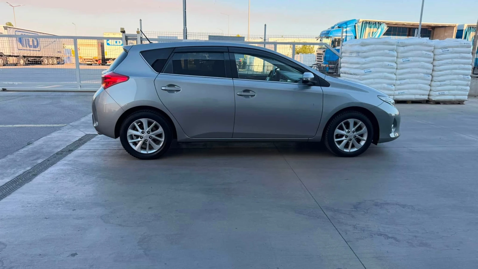 Toyota Auris 1.6 ������ | Mobile.bg � ����������� 8