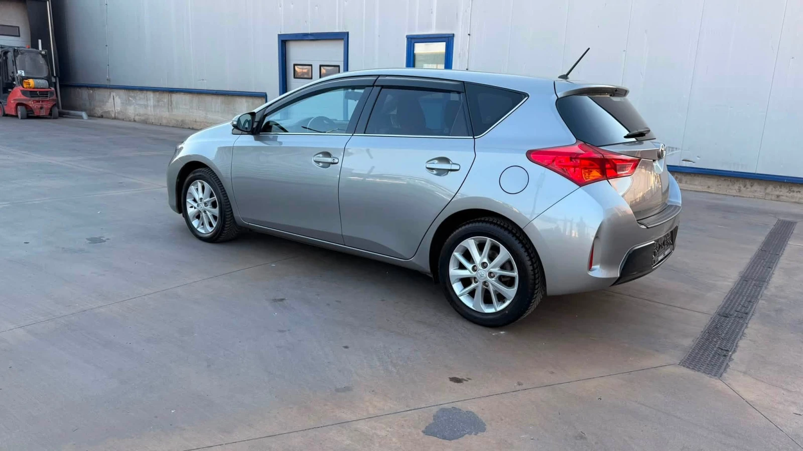 Toyota Auris 1.6 ������ | Mobile.bg � ����������� 6