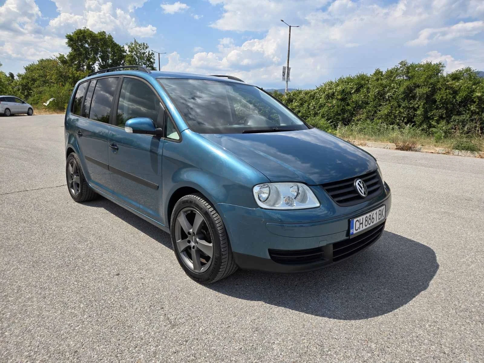 VW Touran Ван, снимка 2 - Автомобили и джипове - 55643064