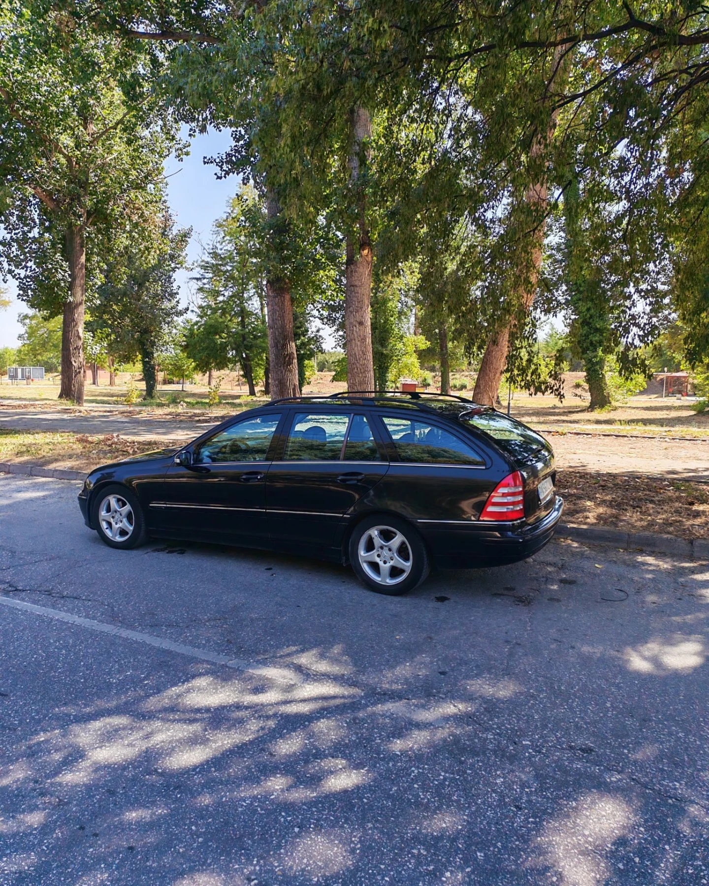 Mercedes-Benz C 220 Facelif* Automatik* 150k.c* , снимка 13 - Автомобили и джипове - 55888724