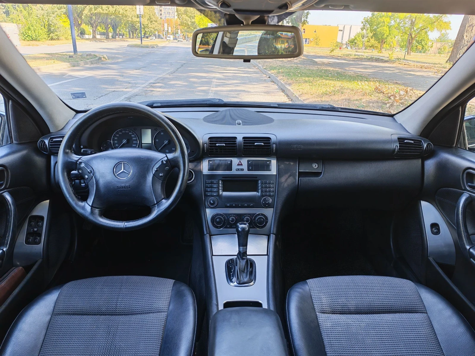Mercedes-Benz C 220 Facelif* Automatik* 150k.c* , снимка 4 - Автомобили и джипове - 55888724