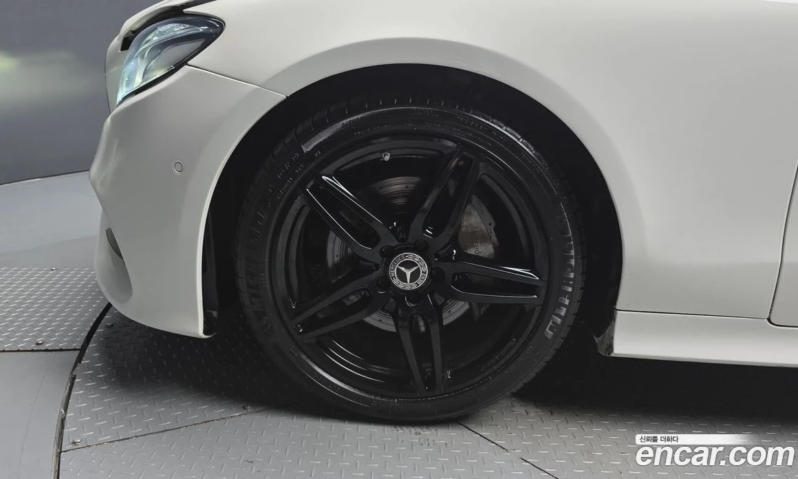 Mercedes-Benz E 220 E220d Coupe, снимка 5 - Автомобили и джипове - 56122894