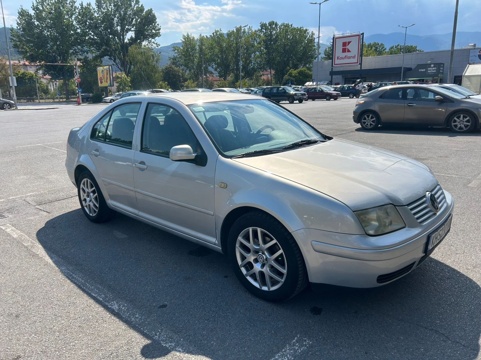 VW Bora, снимка 8 - Автомобили и джипове - 56158037