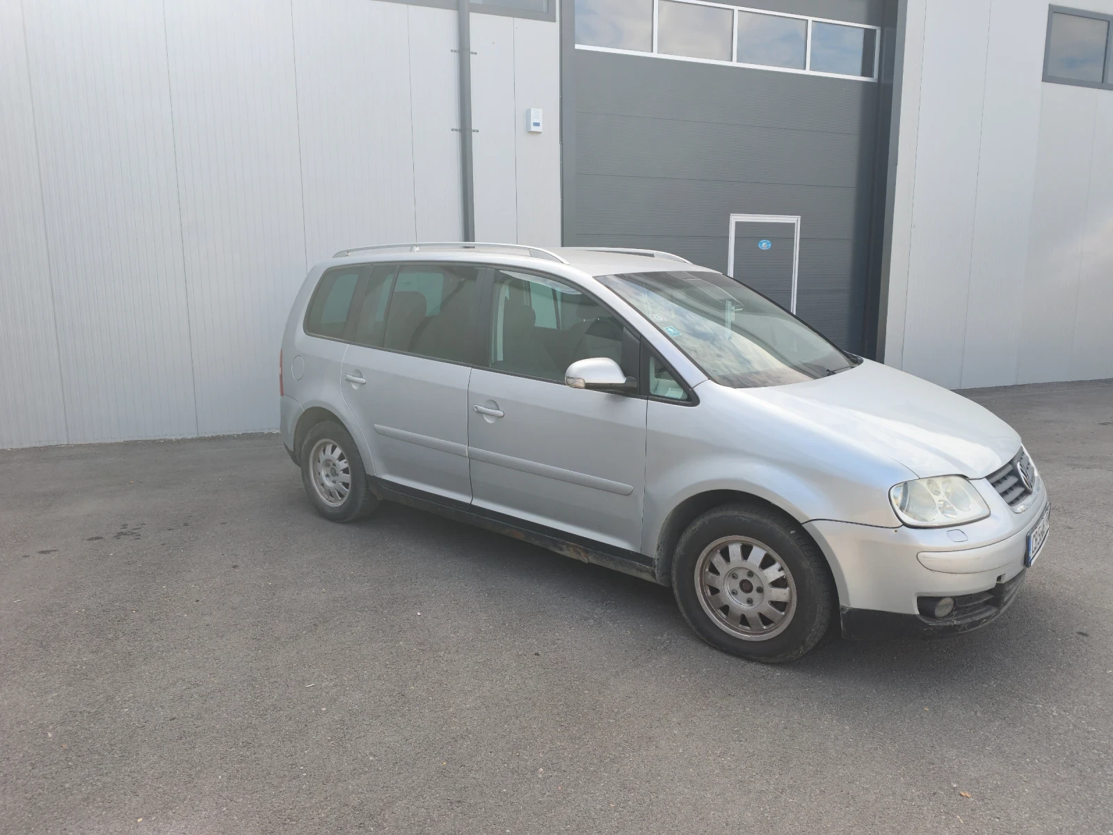 VW Touran 2.0 tdi 6+ 1 | Mobile.bg � ����������� 5
