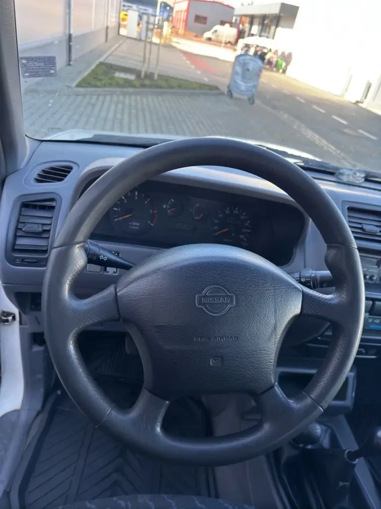 Nissan Terrano, снимка 12 - Автомобили и джипове - 48928305