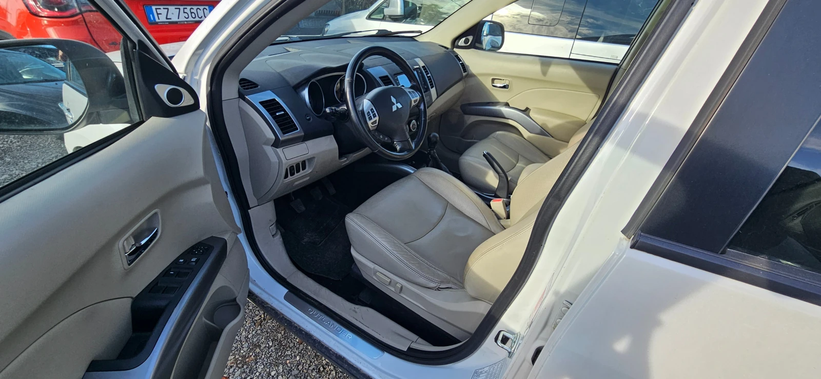 Mitsubishi Outlander 2.2 DI-D Instyle 7 места  - изображение 8