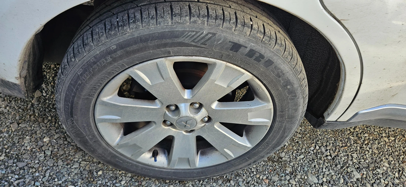 Mitsubishi Outlander 2.2 DI-D Instyle 7 места , снимка 14 - Автомобили и джипове - 53778733