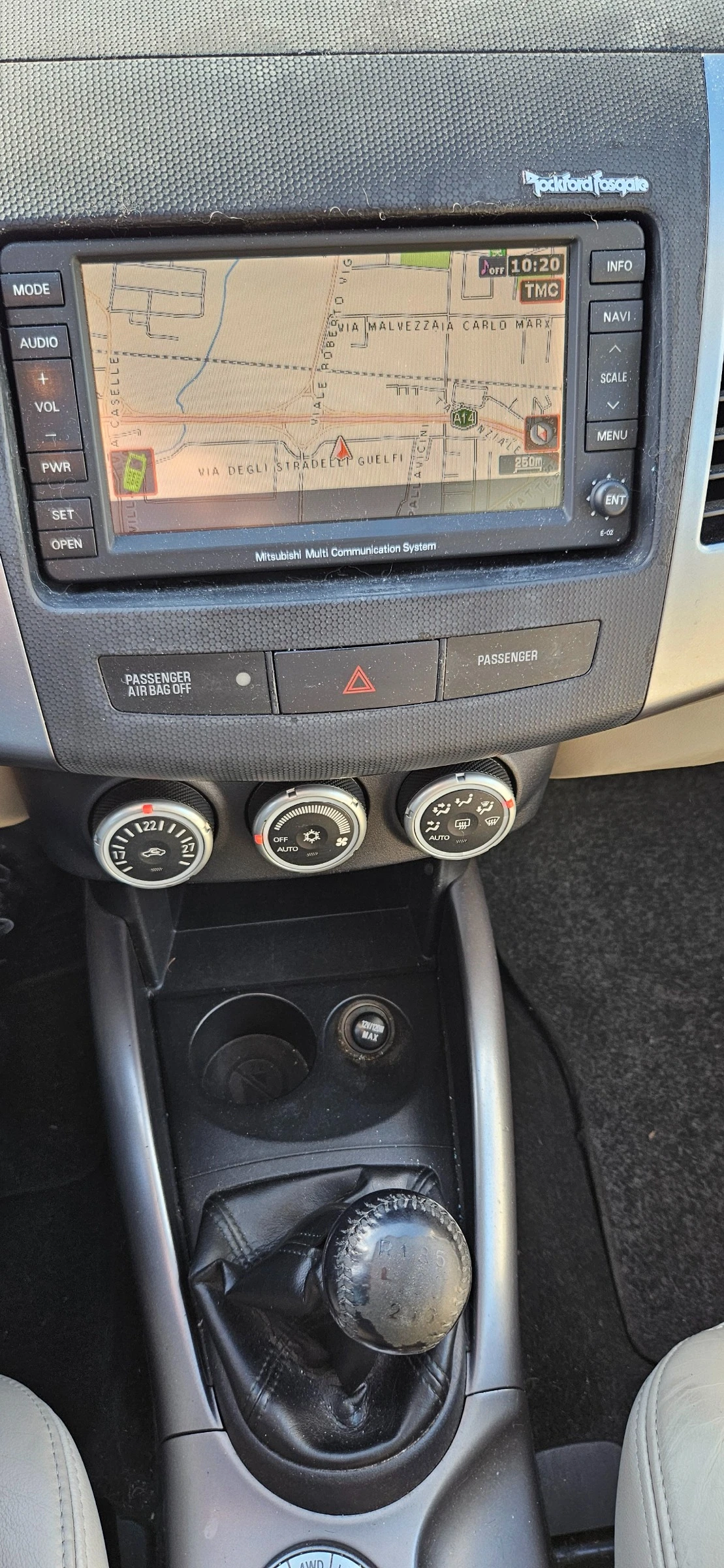 Mitsubishi Outlander 2.2 DI-D Instyle 7 места  - изображение 6