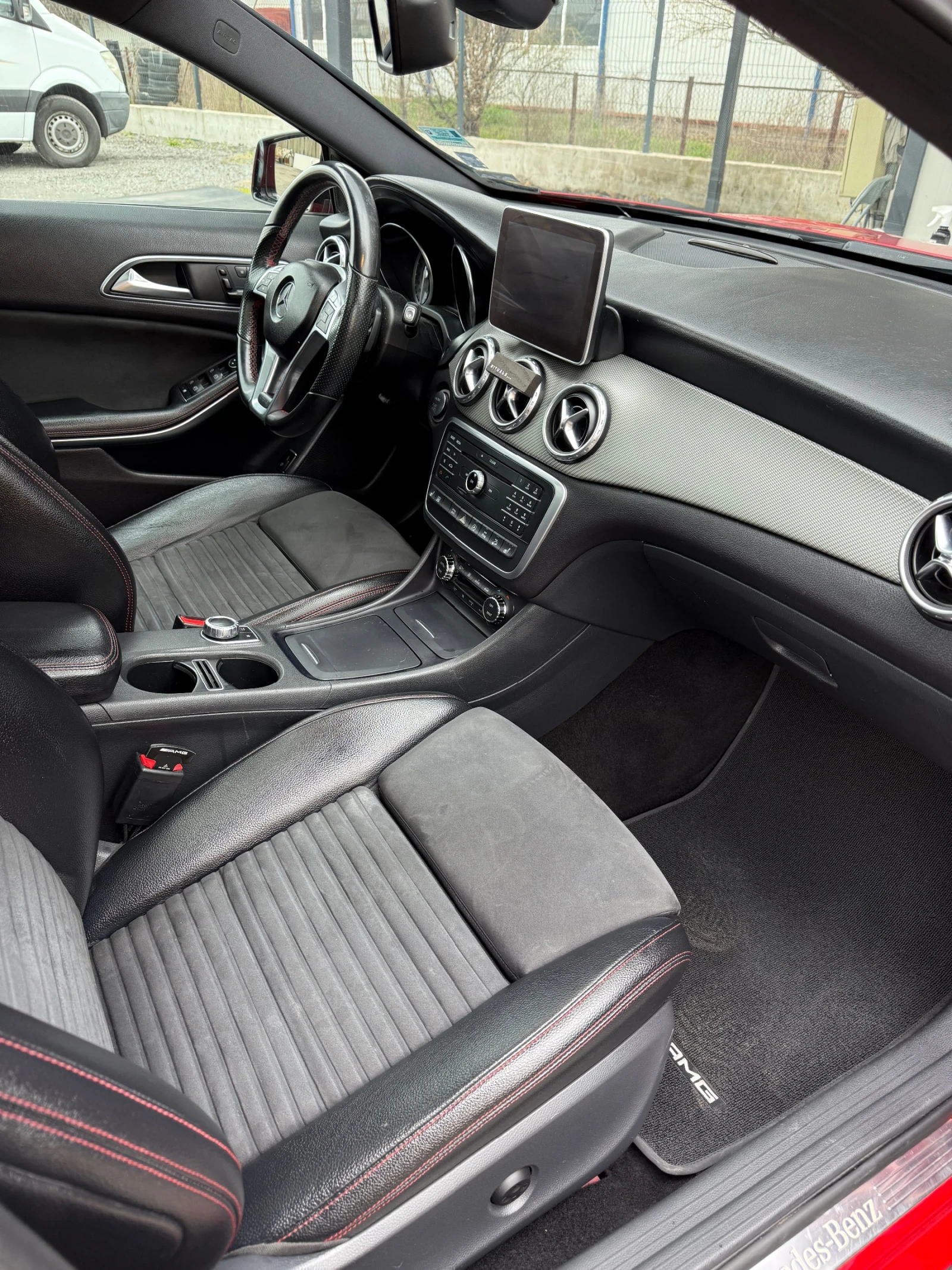 Mercedes-Benz GLA 220 220d, снимка 12 - Автомобили и джипове - 53893922