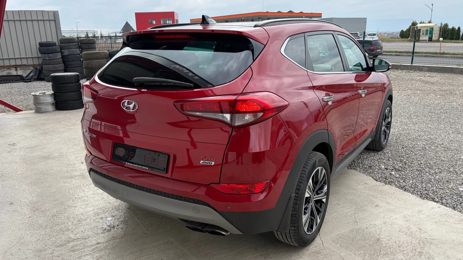 Hyundai Tucson 1.6i* 177hp* 4х4* Швейцария, снимка 4 - Автомобили и джипове - 54068191