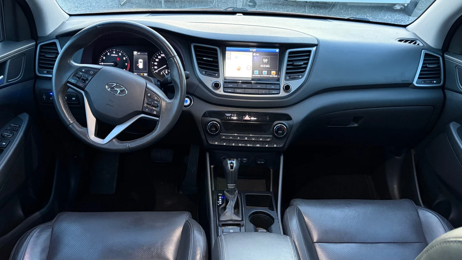 Hyundai Tucson 1.6i* 177hp* 4х4* Швейцария, снимка 8 - Автомобили и джипове - 54068191