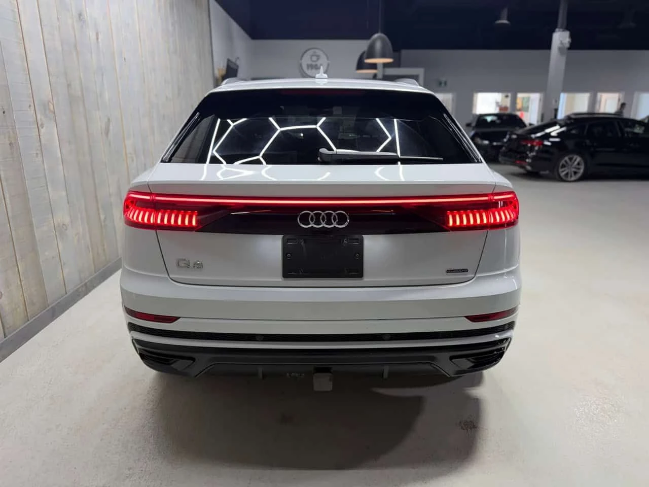 Audi Q8 PROGRESSIV S-LINE| BLACK OPTICS| 22 WHEELS| B&O, снимка 5 - Автомобили и джипове - 54159229