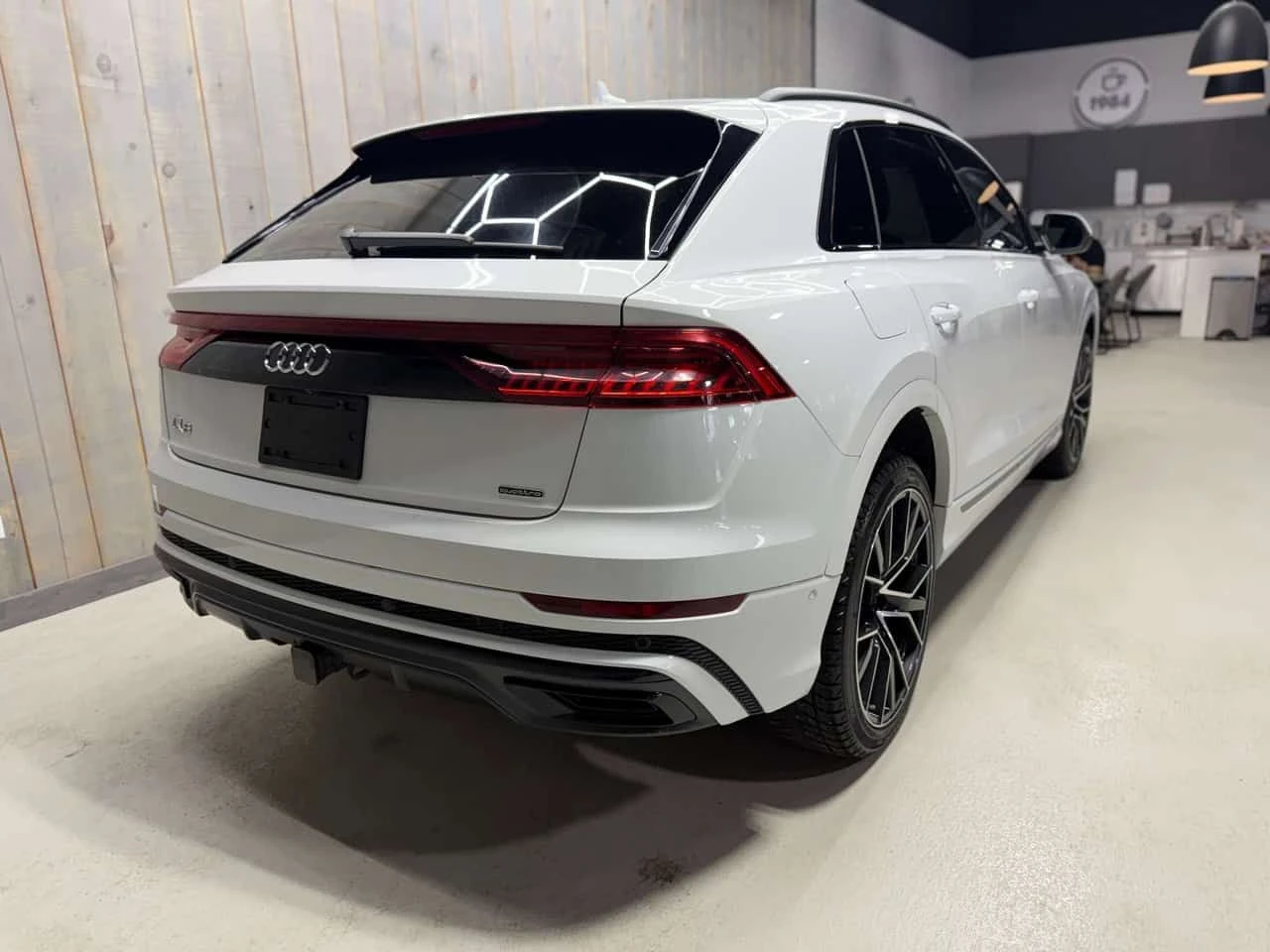 Audi Q8 PROGRESSIV S-LINE| BLACK OPTICS| 22 WHEELS| B&O, снимка 6 - Автомобили и джипове - 54159229