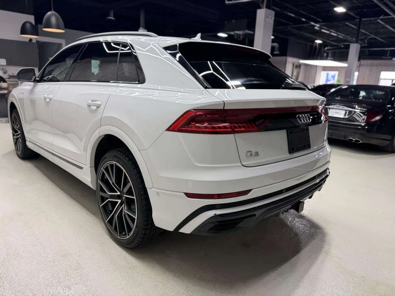 Audi Q8 PROGRESSIV S-LINE| BLACK OPTICS| 22 WHEELS| B&O, снимка 7 - Автомобили и джипове - 54159229