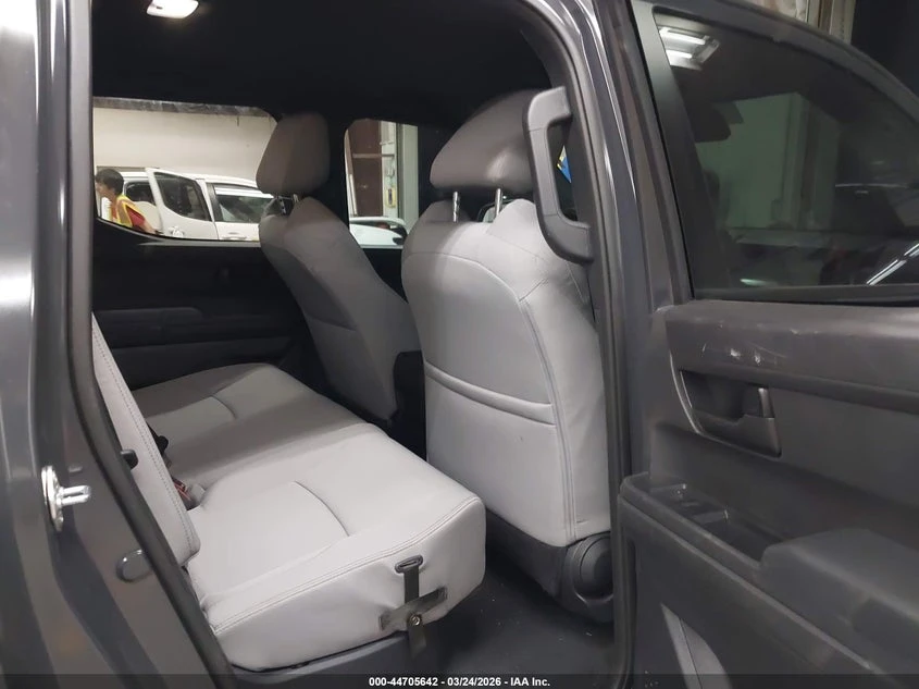 Toyota Tacoma 2.4l Sr5, снимка 8 - Автомобили и джипове - 54424697