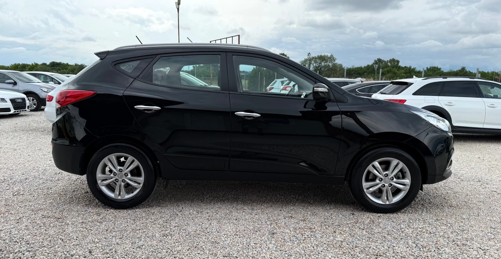 Hyundai IX35 1.7CRDI* НАВИ* КОЖА* ПОДГРЕВ, снимка 6 - Автомобили и джипове - 54751691