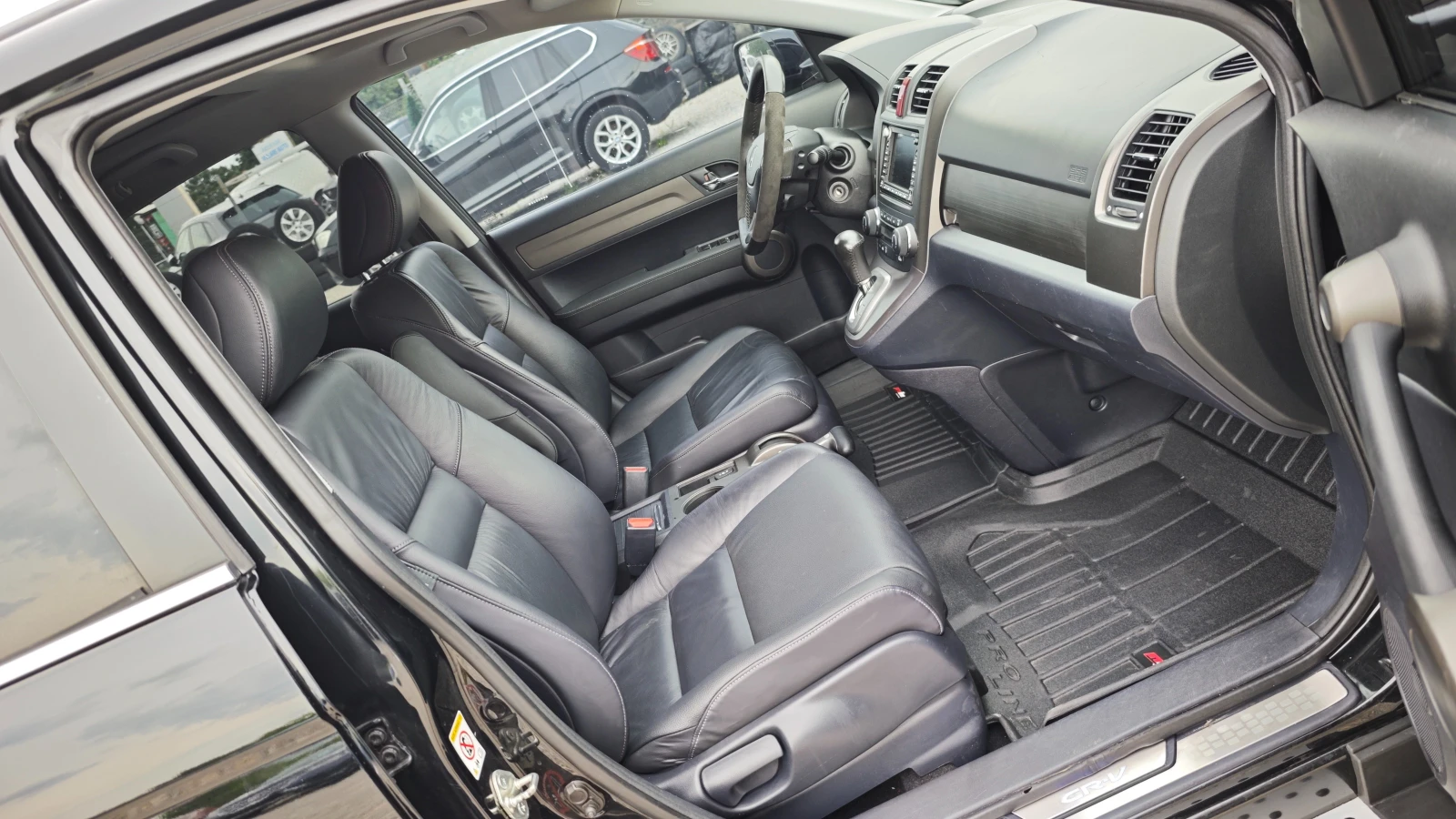 Honda Cr-v DISTRONIC/РОЛБАР/СТЕПЕНКИ/СПОЙЛЕР/8RAM/8ЯДР NAV-BG, снимка 10 - Автомобили и джипове - 54807776