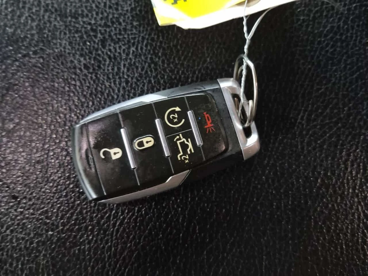 Dodge RAM 1500 LARAMIE| ПАМЕТ| ОБДУХВАНЕ| KEYLESS| CARFAX| , снимка 17 - Автомобили и джипове - 54819901