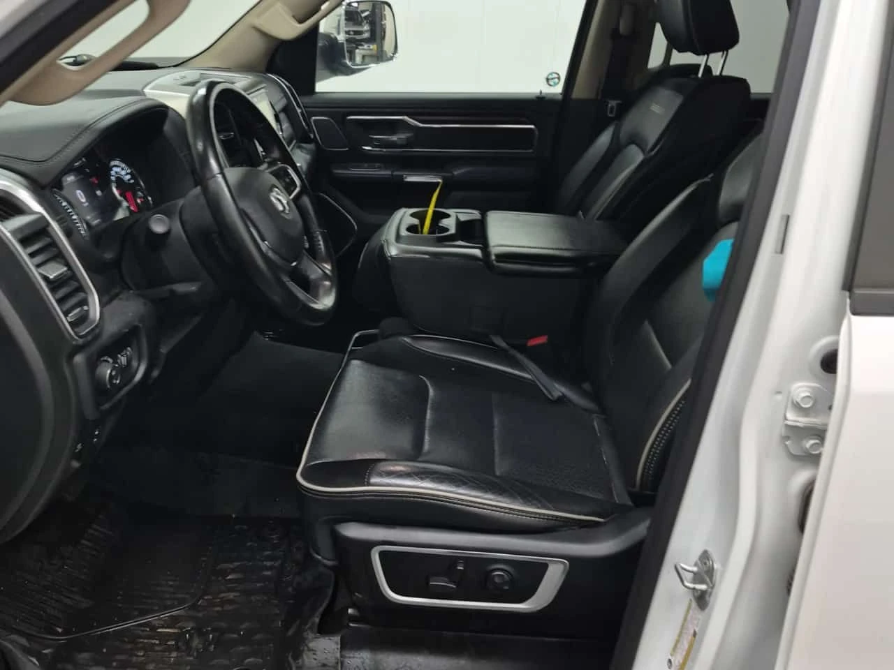 Dodge RAM 1500 LARAMIE| ПАМЕТ| ОБДУХВАНЕ| KEYLESS| CARFAX| , снимка 8 - Автомобили и джипове - 54819901