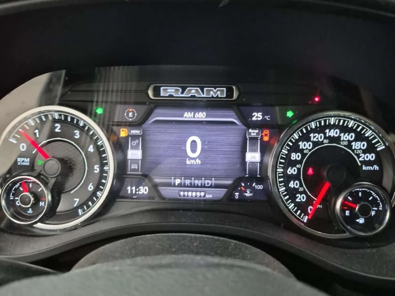 Dodge RAM 1500 LARAMIE| ПАМЕТ| ОБДУХВАНЕ| KEYLESS| CARFAX| , снимка 10 - Автомобили и джипове - 54819901