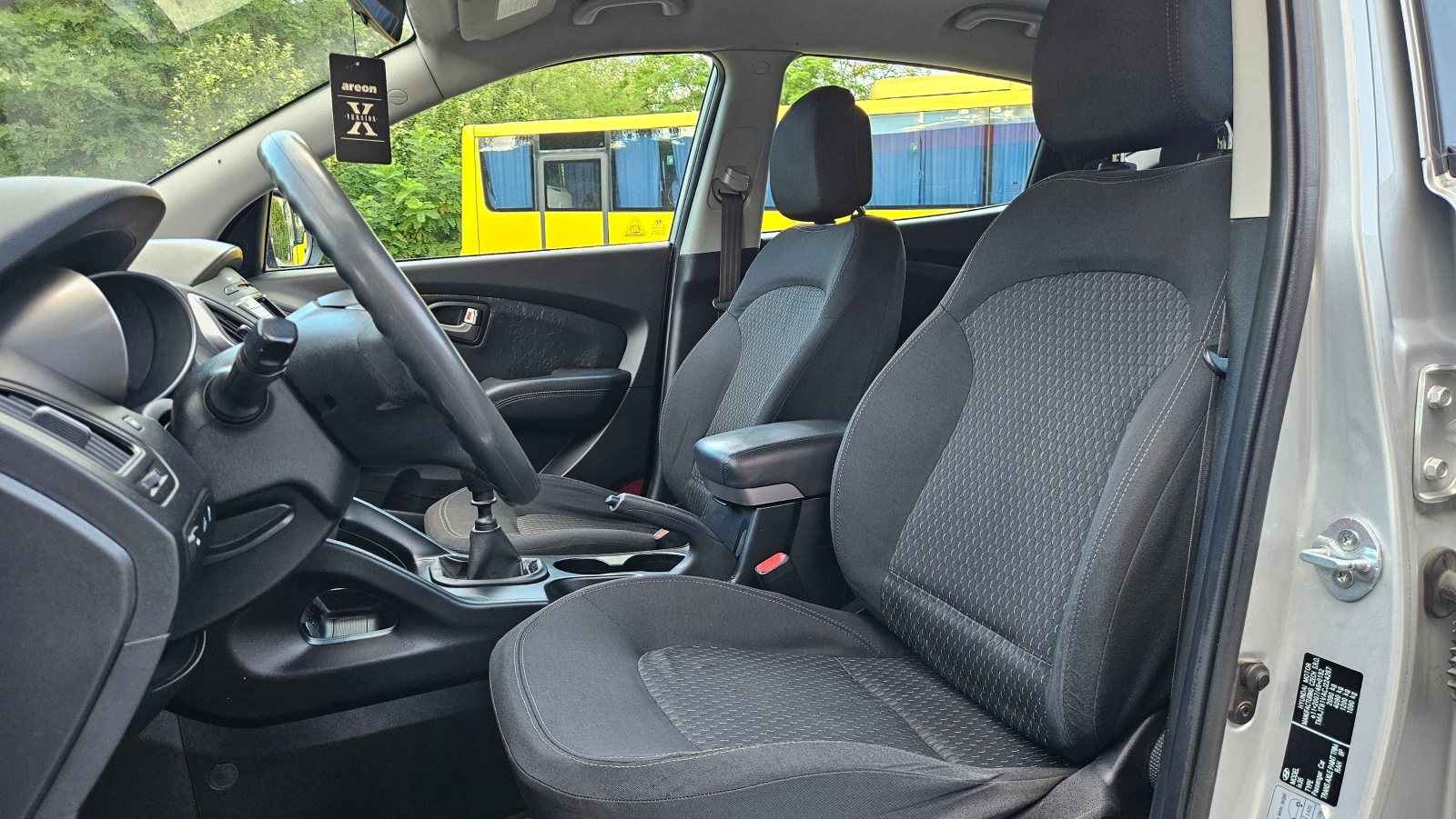Hyundai IX35 2.0 Crdi 6skorosti/Klimatik/Euro5b, снимка 12 - Автомобили и джипове - 55277161