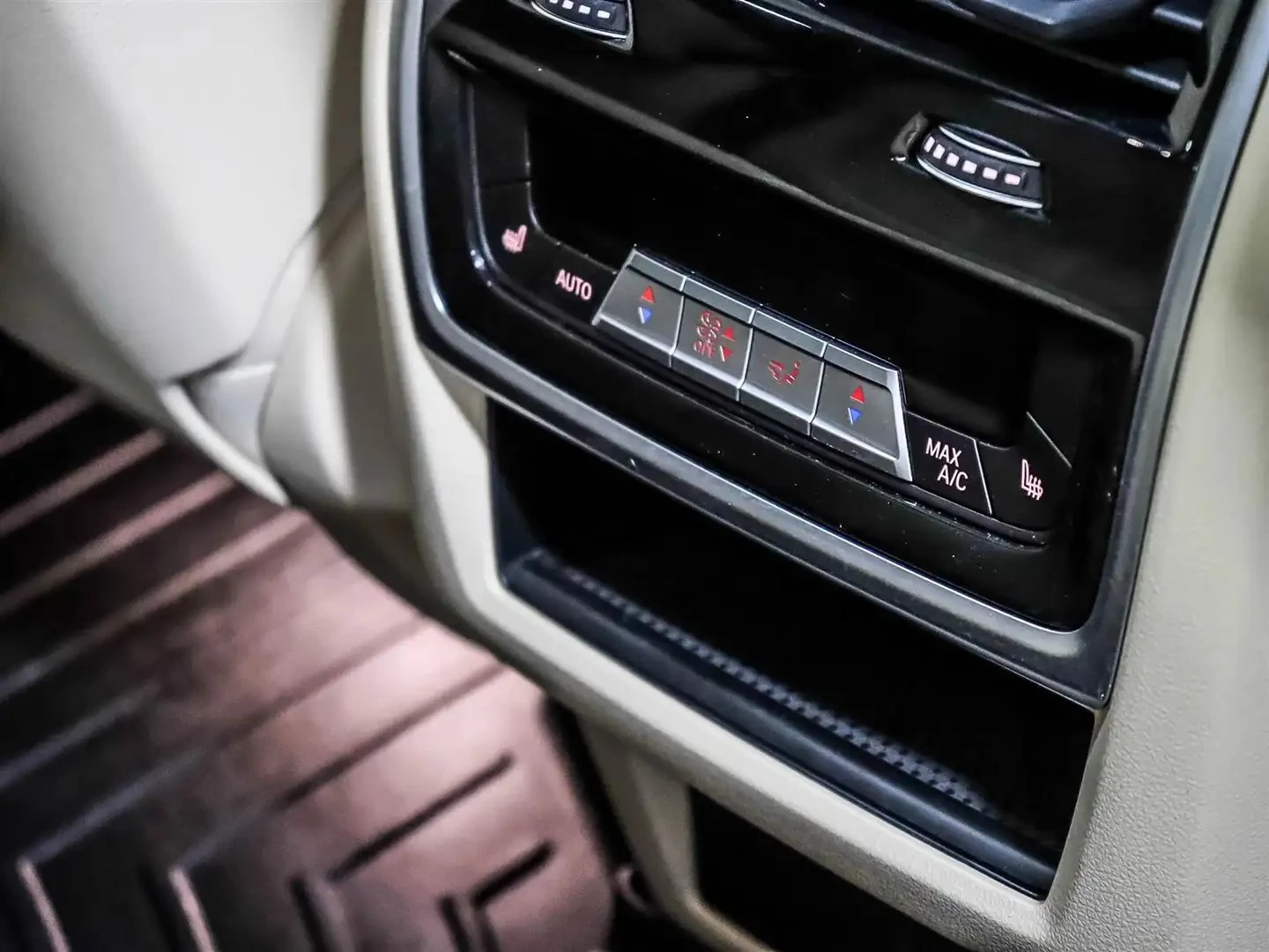 BMW X5 45e Premium Essential PKG ЦЕНА ДО БГ АВТОКРЕДИТ, снимка 13 - Автомобили и джипове - 55347576