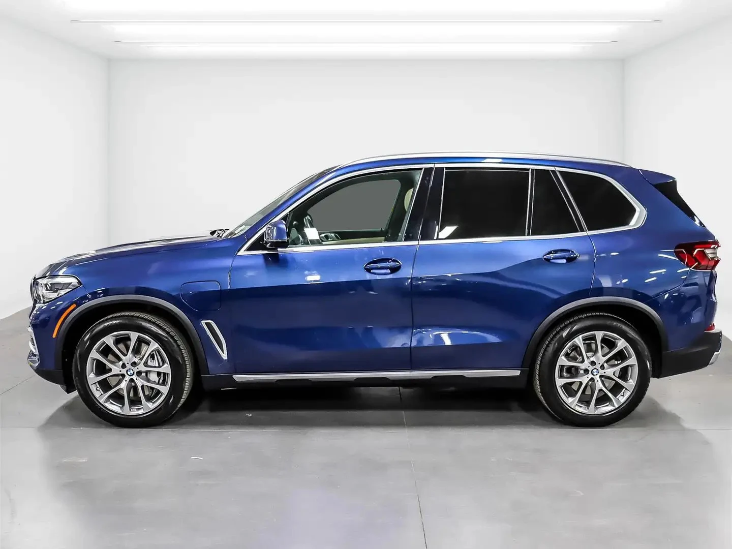BMW X5 45e Premium Essential PKG ЦЕНА ДО БГ АВТОКРЕДИТ, снимка 5 - Автомобили и джипове - 55347576