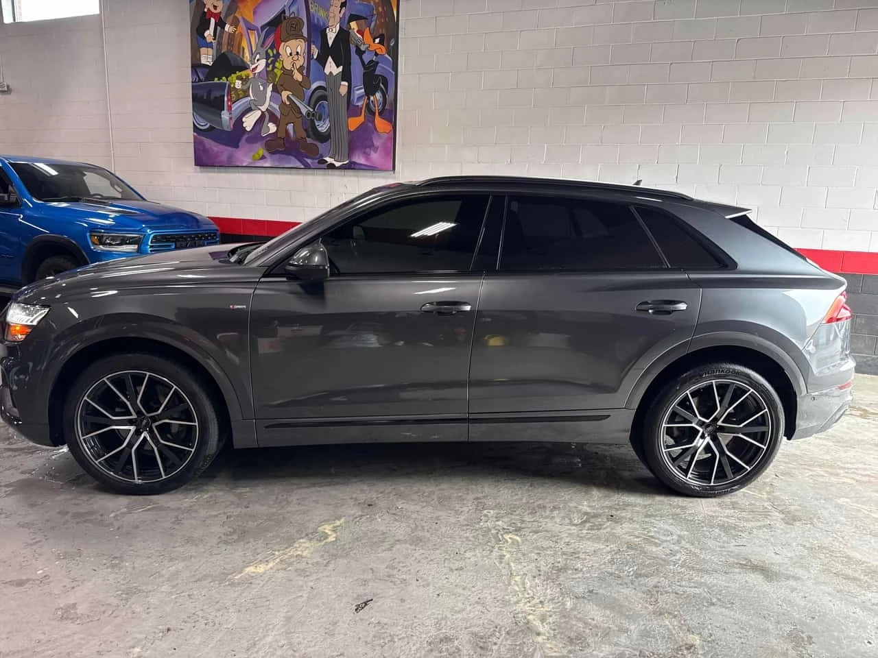 Audi Q8 * Technik * CARFAX * БЕЗ ПЪРВОНАЧАЛНА ВНОСКА, снимка 2 - Автомобили и джипове - 55784438