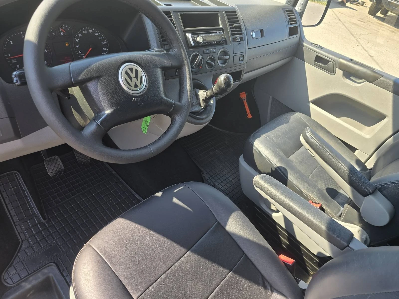 VW Transporter T5 Transporter 2.5TDI - изображение 4