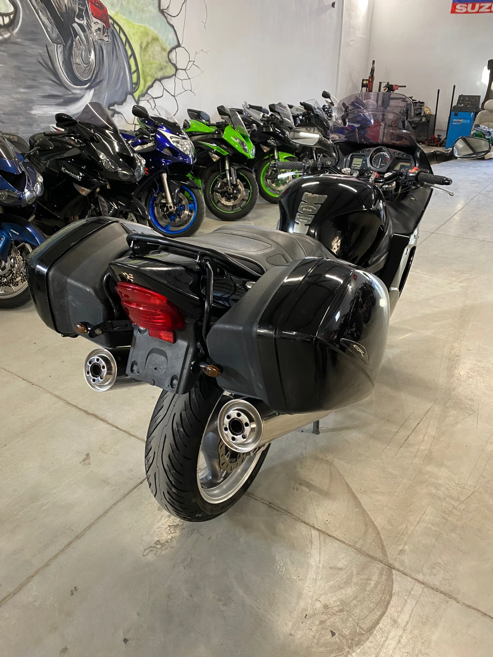 Honda Cbr 1100XX - изображение 6