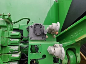 Трактор John Deere 7215R, снимка 6