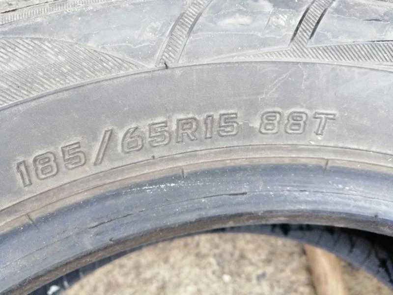 Гуми Зимни 185/65R15, снимка 5 - Гуми и джанти - 23798638