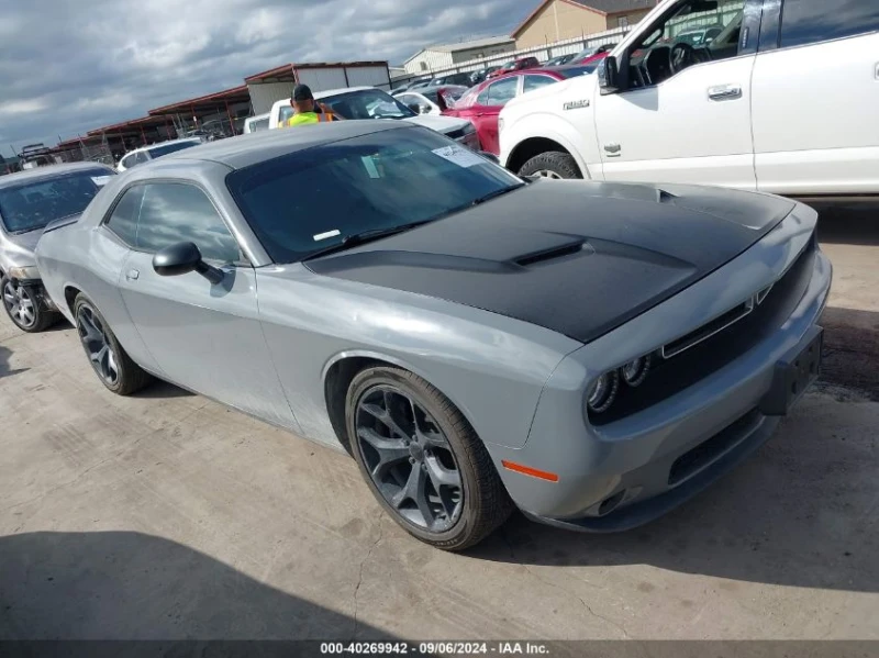 Dodge Challenger SXT, снимка 2 - Автомобили и джипове - 48154596