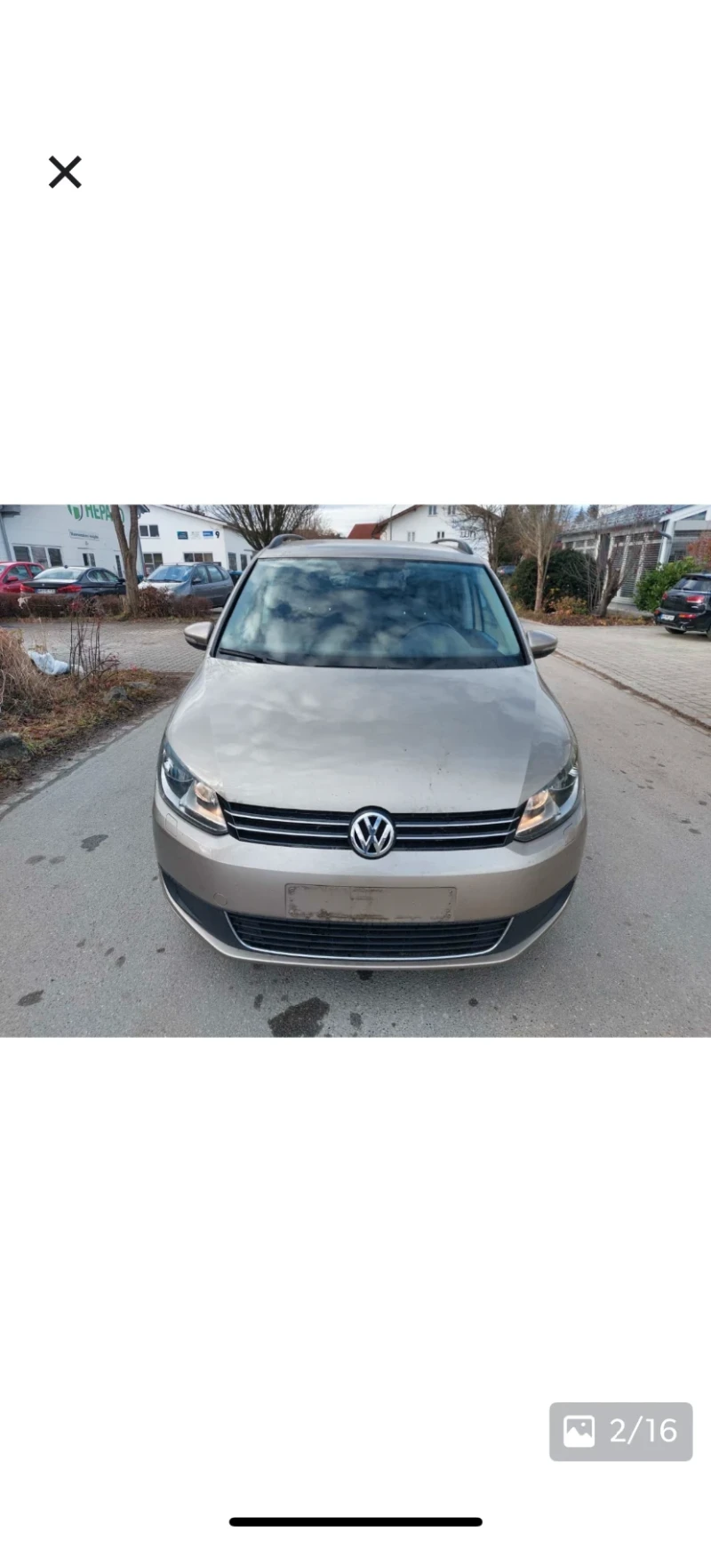 VW Touran 1.2 TSI 7местна перфектно състояние серв книжка, снимка 2 - Автомобили и джипове - 52394020