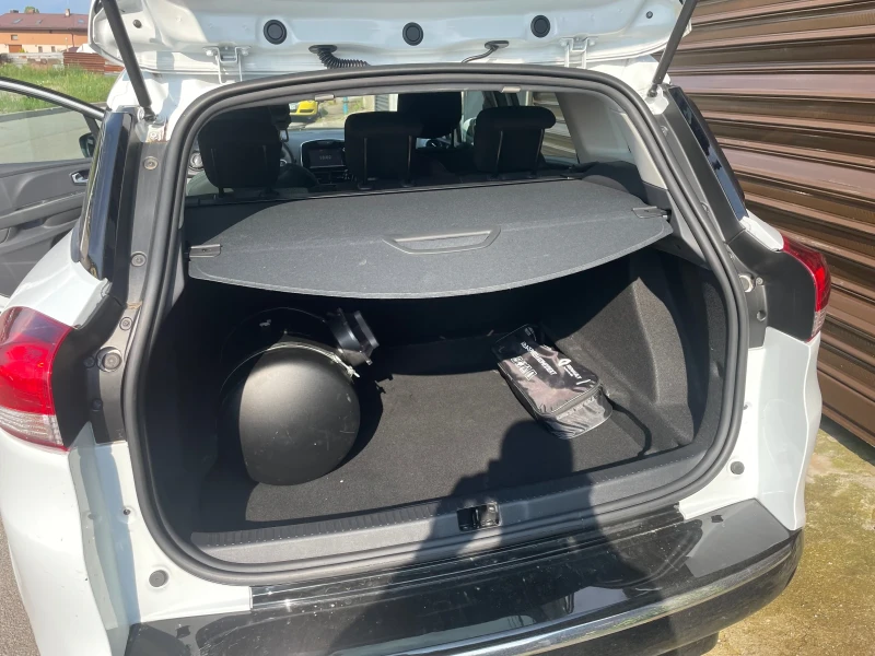 Renault Clio 0.9 TCE + LPG Grandtour, снимка 5 - Автомобили и джипове - 52731355