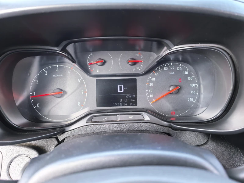 Opel Combo 1.5hdi, снимка 11 - Автомобили и джипове - 52648686