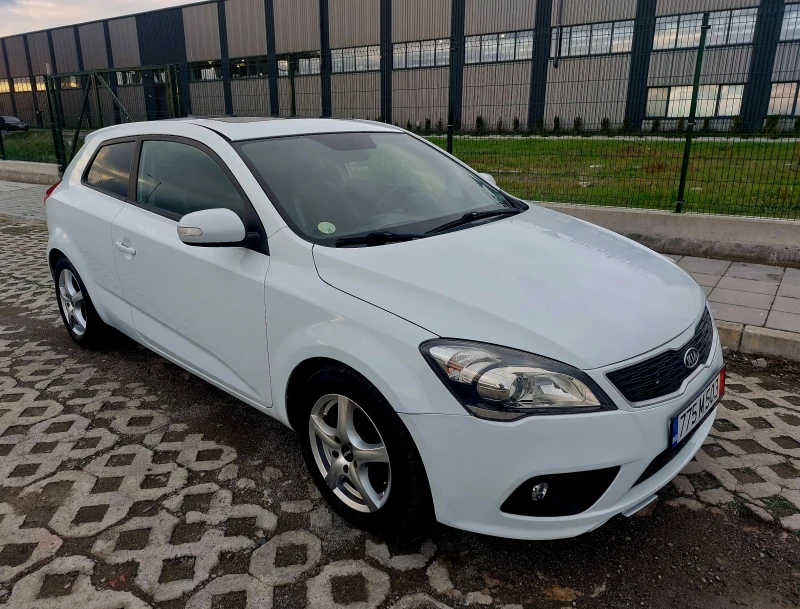 Kia Ceed 1.6, снимка 2 - Автомобили и джипове - 52712812