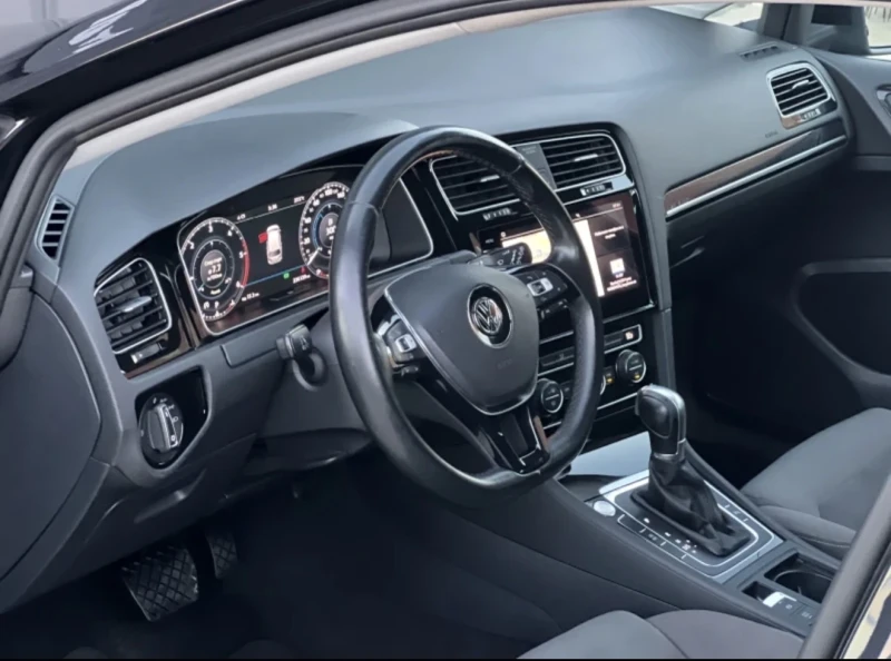 VW Golf, снимка 6 - Автомобили и джипове - 53366236