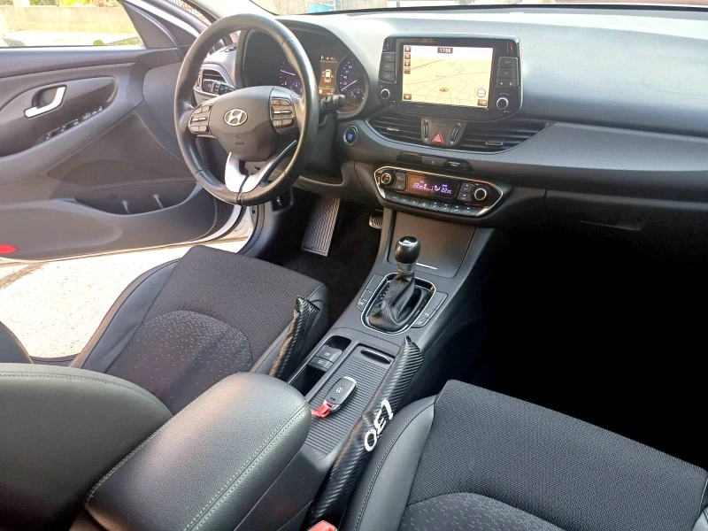 Hyundai I30 1.6 CRDi -FULL, снимка 13 - Автомобили и джипове - 53402534