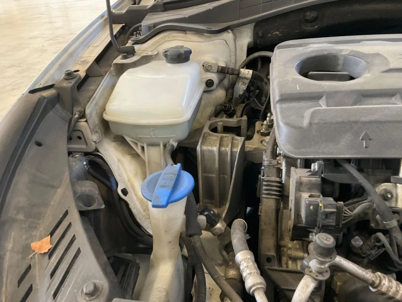 Hyundai I30 1.6 CRDi -FULL, снимка 17 - Автомобили и джипове - 53402534