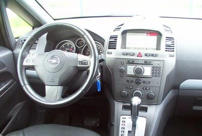 Opel Zafira 1.9 D, снимка 3 - Автомобили и джипове - 54354840