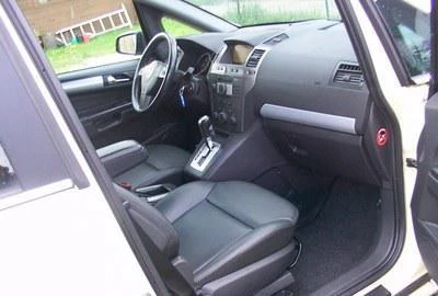 Opel Zafira 1.9 D, снимка 5 - Автомобили и джипове - 54354840
