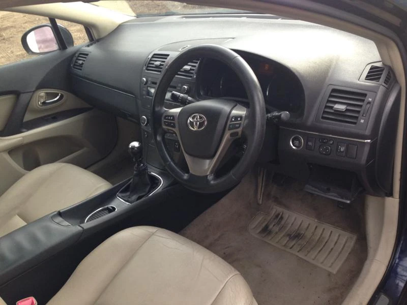 Toyota Avensis 2.0d4d 126��. ���� | Mobile.bg � ����������� 13