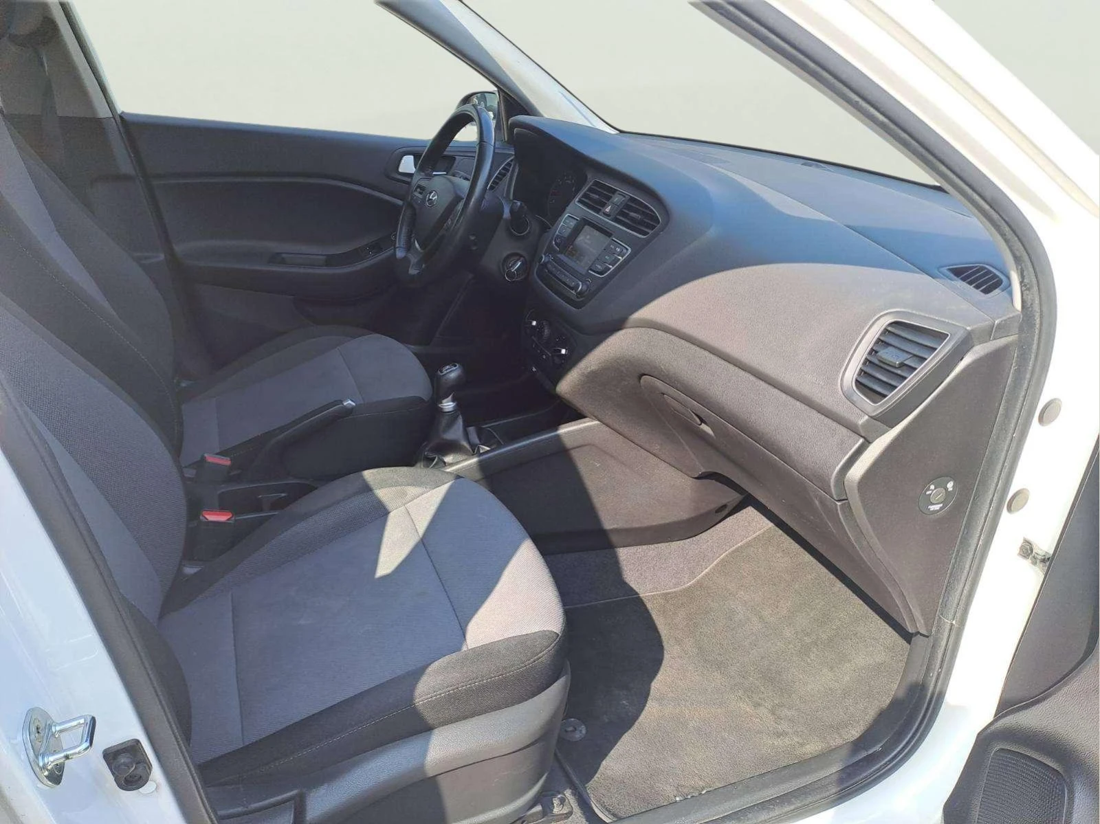 Hyundai I20 1.2 MPI - изображение 9