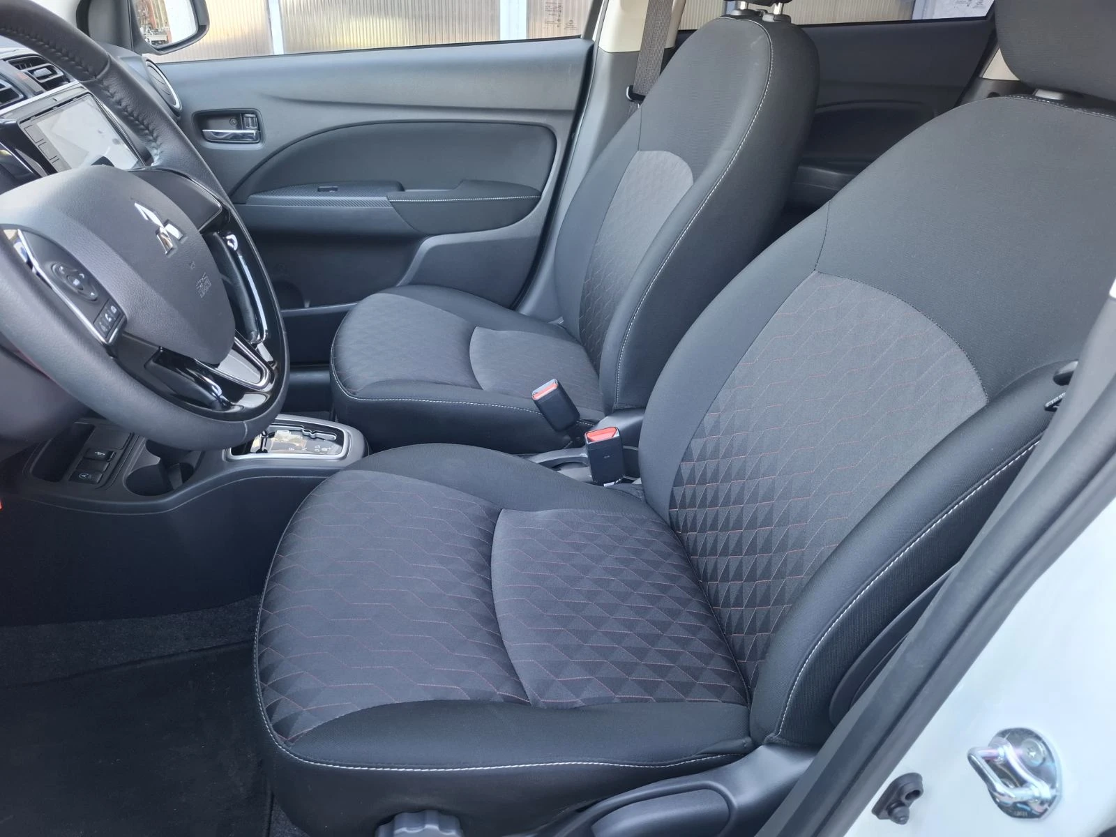 Mitsubishi Space star 1.2i - АВТОМАТИК - изображение 10
