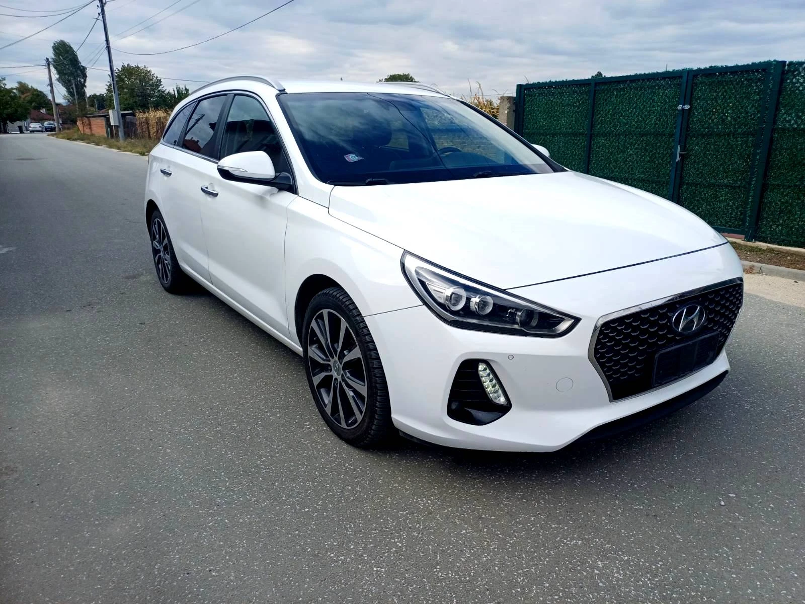 Hyundai I30 1.6 CRDi -FULL - изображение 3